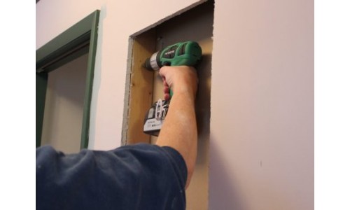 Как установить встраиваемый сейф в стену?